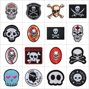 Mados Kaukolė Siuvinėtos Emblemos Piratų Vėliava Jolly Roger Medžiaga Appliques Kaulai Emblema Geležies Pleistras Punk Audinio Lipdukai